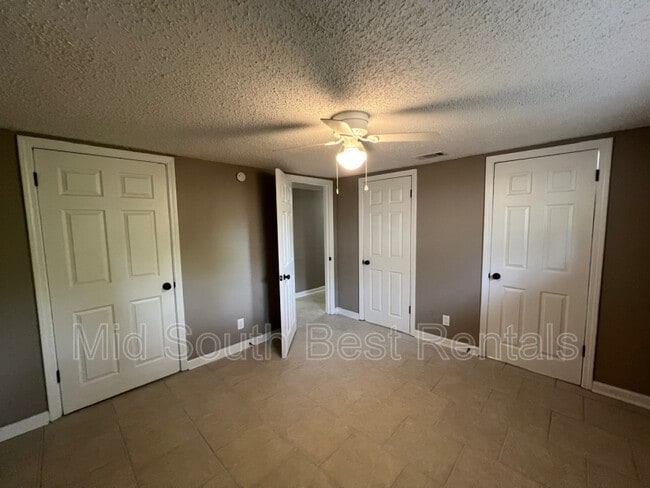 Building Photo - 3273 Yale Ave