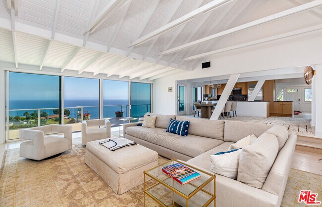 Foto del edificio - 3362 Sweetwater Mesa Rd