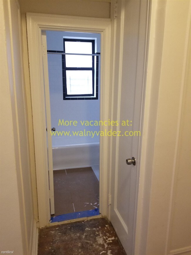 Foto del edificio - 668 E 231st St