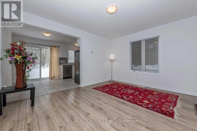 Building Photo - 215 Diana Dr