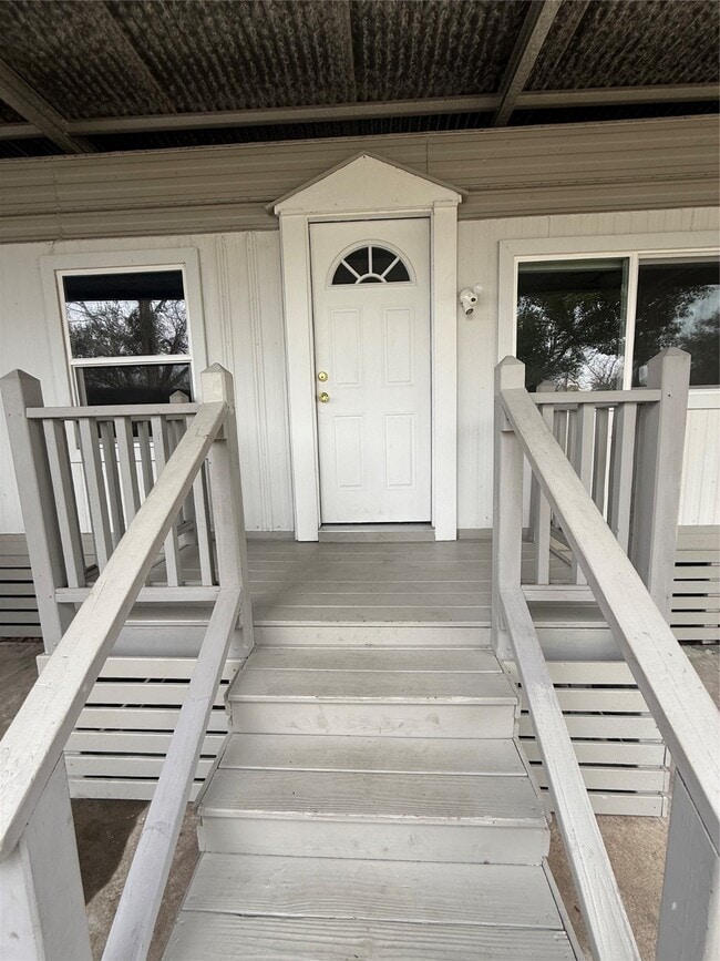 Building Photo - 310 E Jack Ave