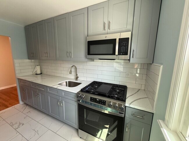 Foto del edificio - 42 Briarwood Rd