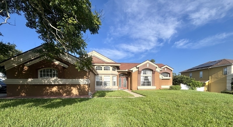 Foto principal - 1225 Shelter Rock Rd