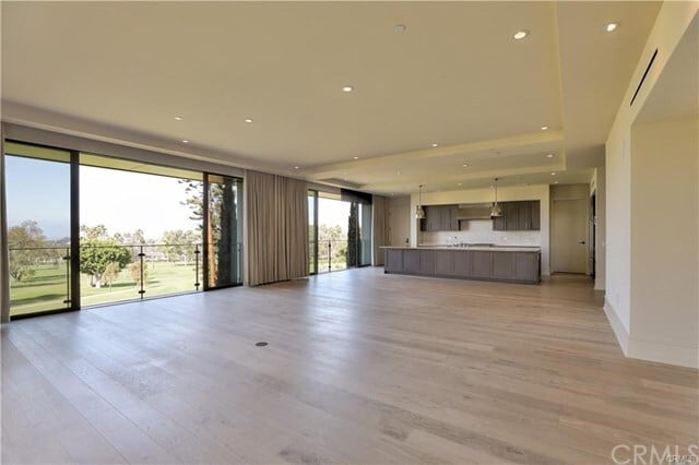 Building Photo - 1121 Santa Barbara Dr