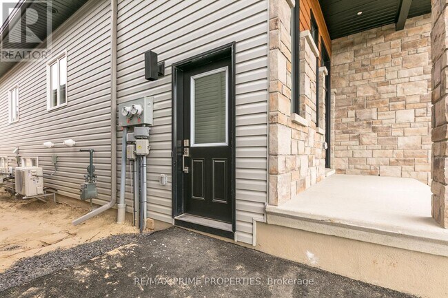 Photo du bâtiment - A - 562 REGINA STREET