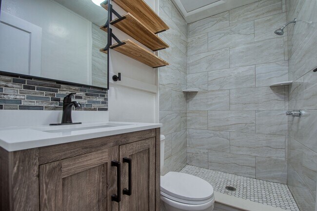 Foto del edificio - 731 10th St N