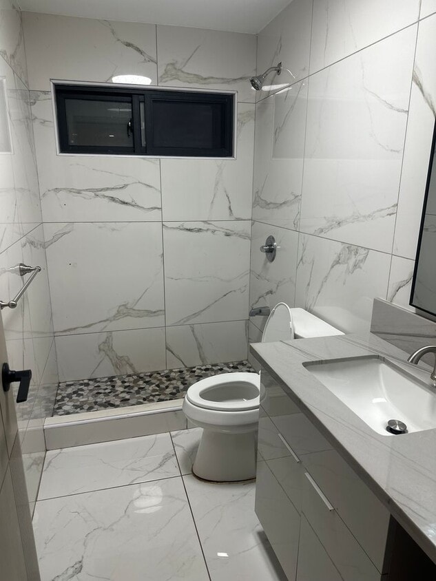 Building Photo - 2Bedroom unit in Lahaina