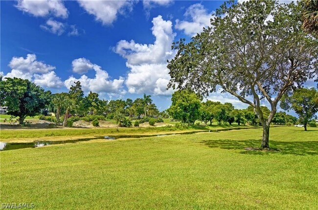 Foto del edificio - 5635 Rattlesnake Hammock Rd