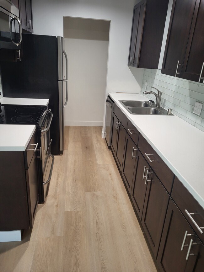 Foto del edificio - 137-141 N Franklin St