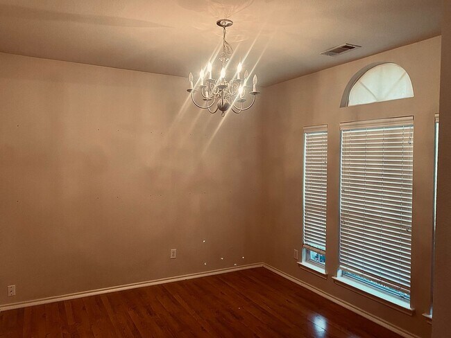 Foto del edificio - Gorgeous 3-Bedroom Home in Marine Creek Ra...