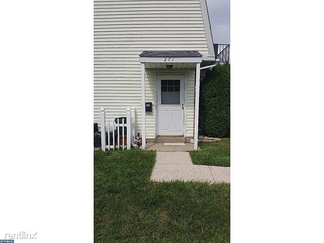Foto del edificio - 2 br, 1 bath Townhome - 271 Washington Square