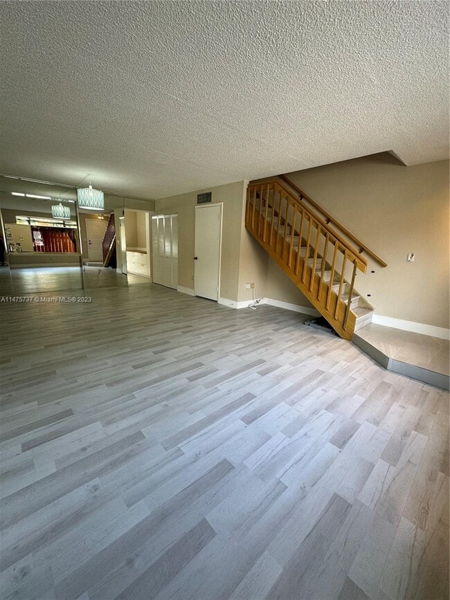 Building Photo - 10043 SW 77th Ct