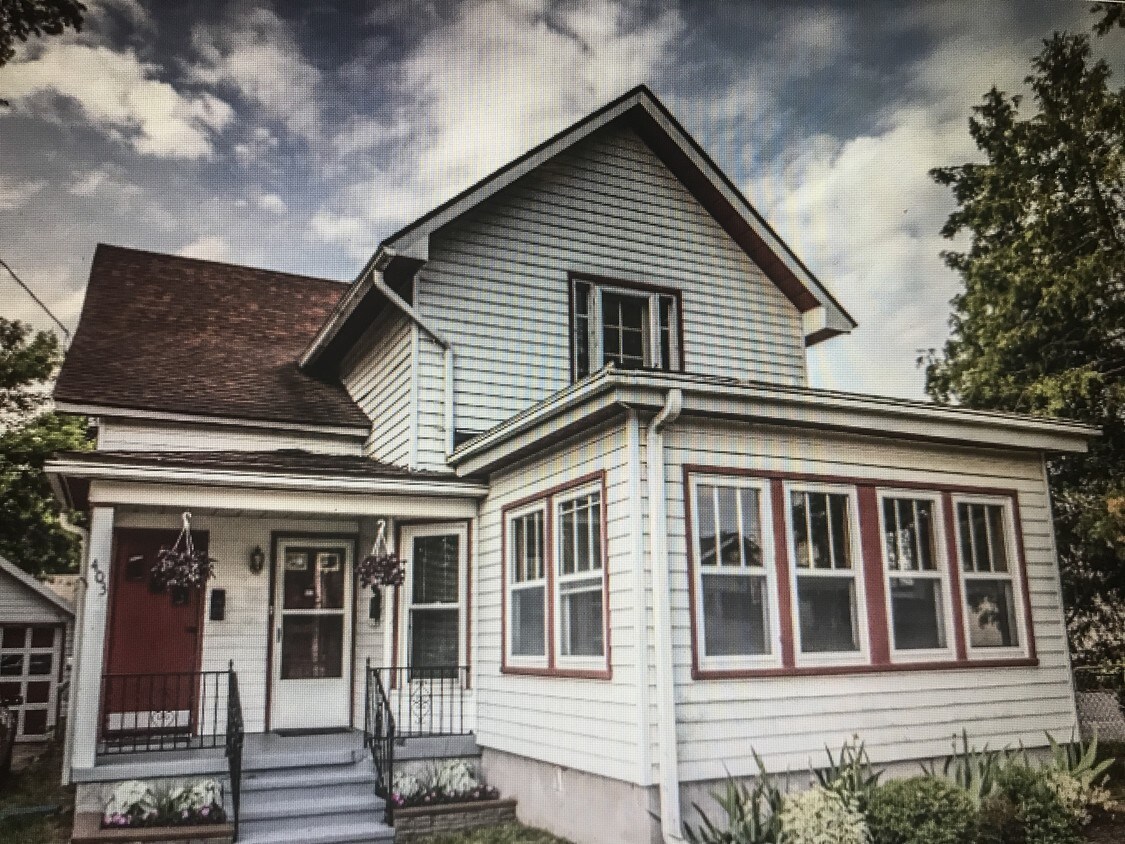 403 W Silver Lake Rd, Fenton, MI 48430 Townhome Rentals in Fenton MI