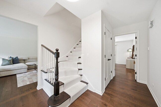 Building Photo - 6807 Rhode Island Trail
