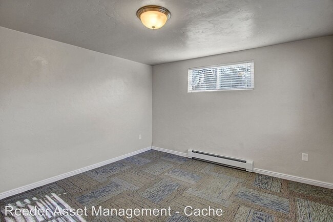 Building Photo - 55 E 500 N