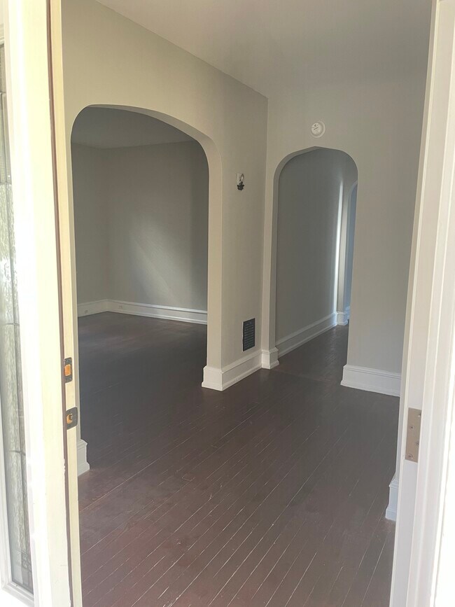 Entrance - 110 Chestnut St