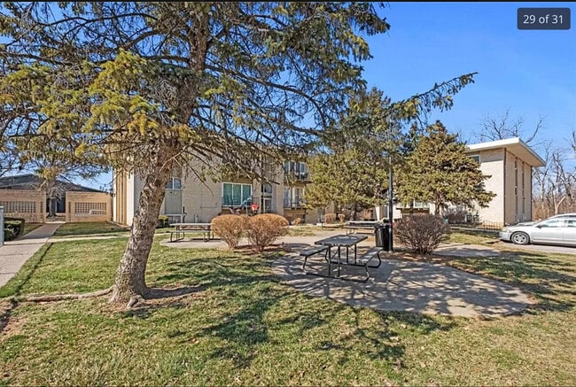 Foto del edificio - 2811 Pembroke Ln