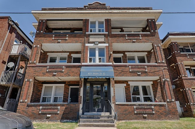 Building Photo - Historic & Affordable 2 Bedroom Suite