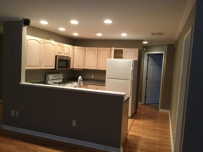 Building Photo - 408 Mallards Pond Ln