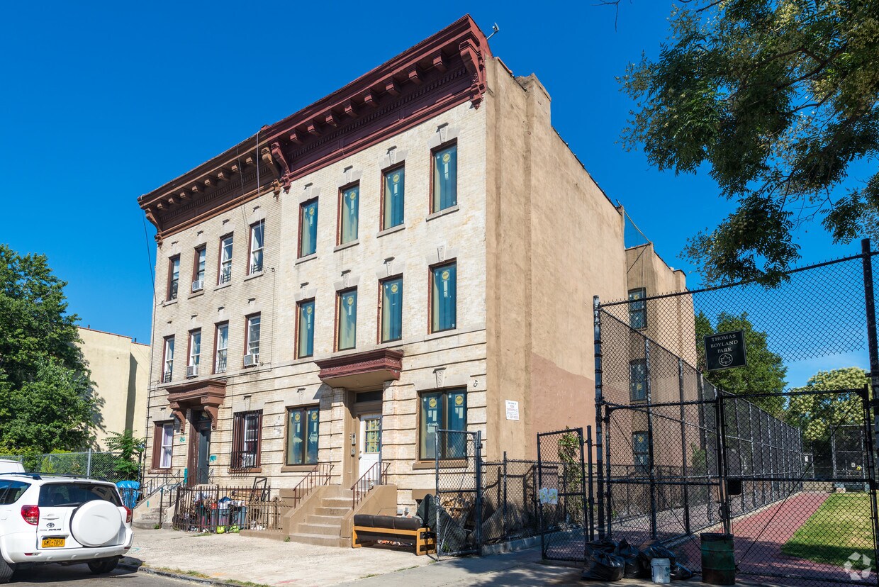 Primary Photo - 22 Granite St