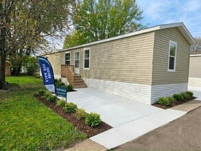 Building Photo - 66 Knoll Ln