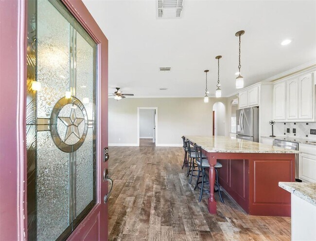Foto del edificio - 35408 Farm to Market Rd 1488