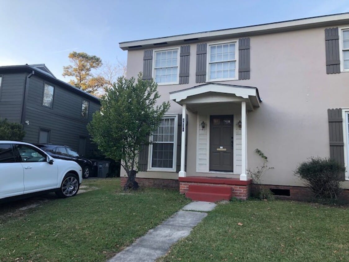 Great location in Garden District seconds from Downtown and LSU. - Great location in Garden District seconds from Downtown and LSU.