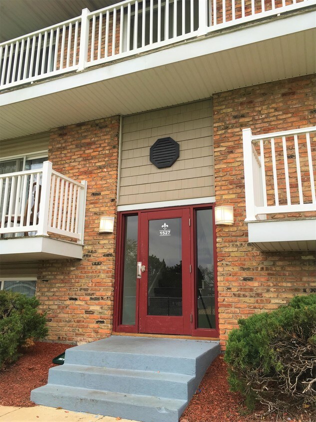 Primary Photo - 1529 Lincolnshire Dr