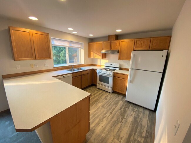 Foto del edificio - 3 Bed on Cul-de-sac with Great Backyard an...