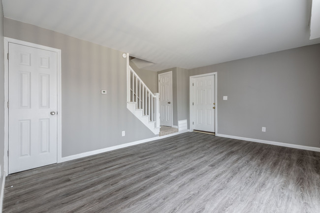 Remodeled living room - Lincoln Village