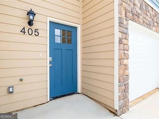 Foto del edificio - 403 Aaron Brown Rd