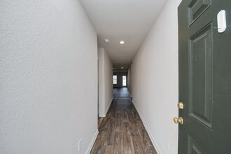 Building Photo - 164 Goldenrod