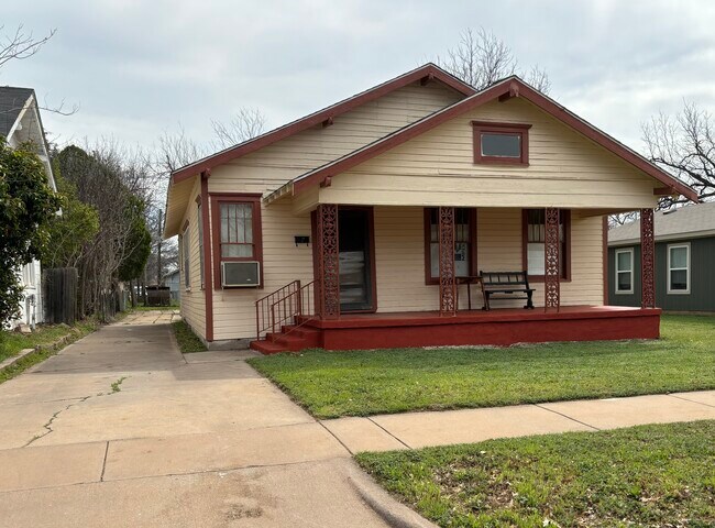 Foto del edificio - 1303 Taylor St