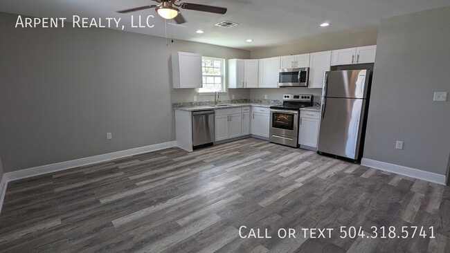 Building Photo - 3616 Tournefort St