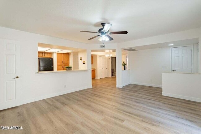 Foto del edificio - 1331 W Baseline Rd