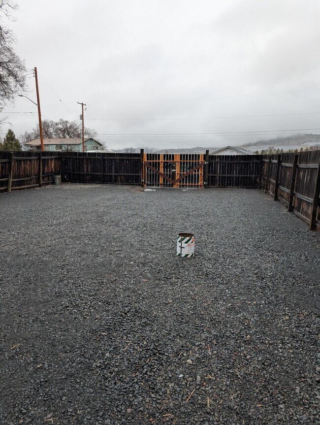 Foto del edificio - 2 Bedroom 1 Bath- Home