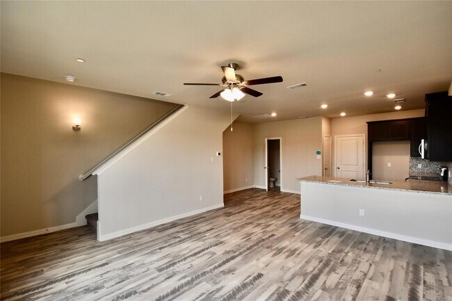 Building Photo - 3233 Solana Cir