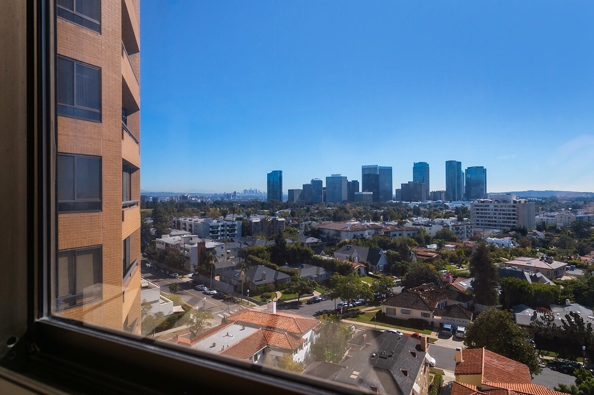 Stunning City View - 10430 Wilshire Blvd
