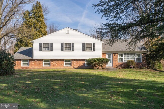 Building Photo - 1003 Carolyn Dr