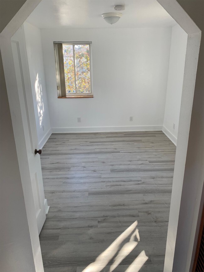 Building Photo - 810 Cypress Way