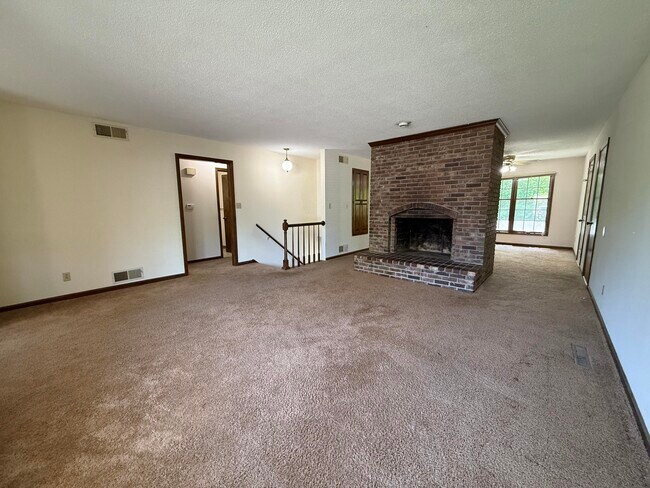 Foto del edificio - 1307 W Lexington Cir