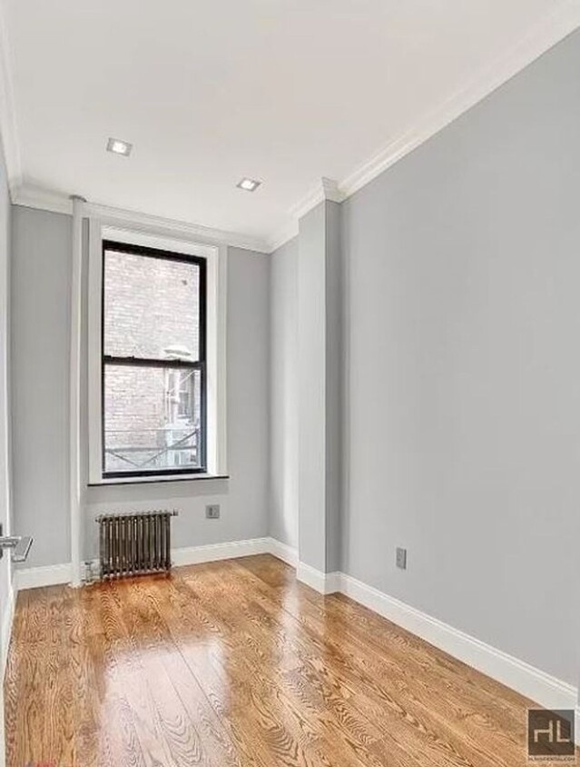 Building Photo - First Avenue Fabulous: 3BR/2BA Luxury Living