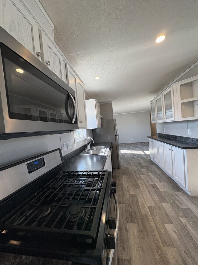 Building Photo - 342 Basket Branch