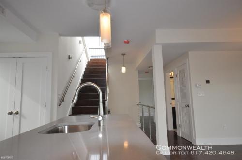 Building Photo - South End 2 bed BEST ROOF DECK 360 Views 9/1