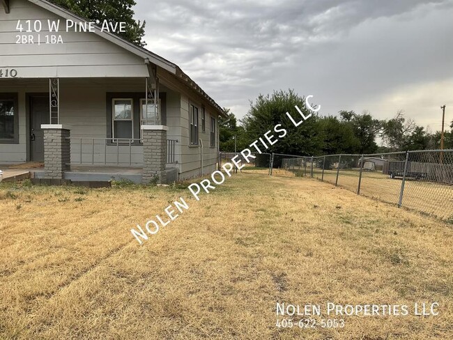 Building Photo - 410 W Pine Ave