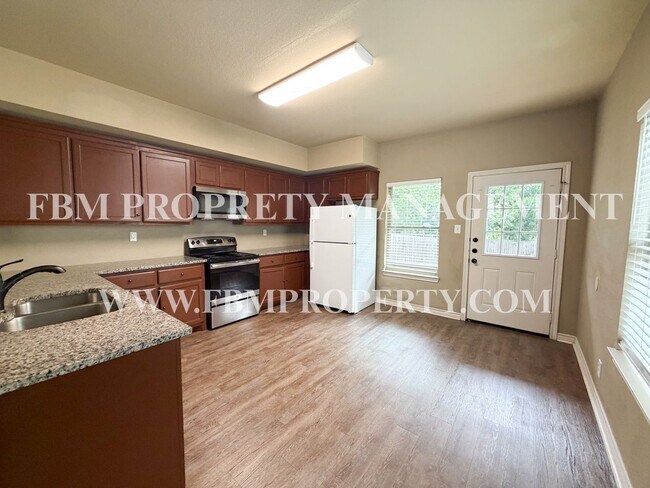 Foto del edificio - 472 Pecan Hollow St