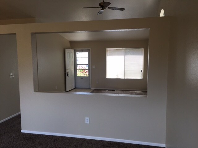 Foto del edificio - 8051 Big River Dr