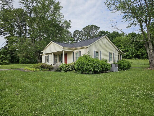 Building Photo - 909 Requa Rd