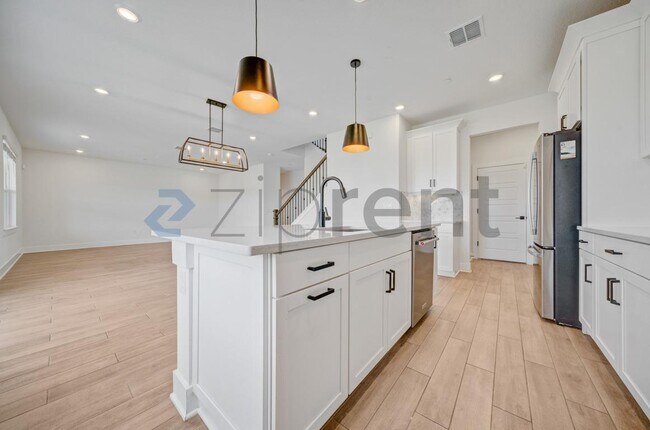 Foto del edificio - 534 Sun Chaser Dr