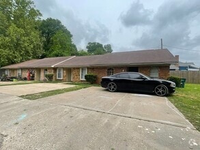 Building Photo - 782 Pinchback Rd
